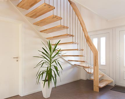 Handlauftragende Treppen | Carstens Tischlerei, Hude